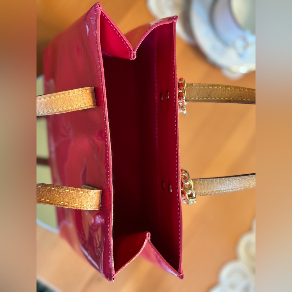 Luis Vuitton (posh auth.) Vernis leather HOT PINK mini tote bag! PRISTINE! - Picture 7 of 16
